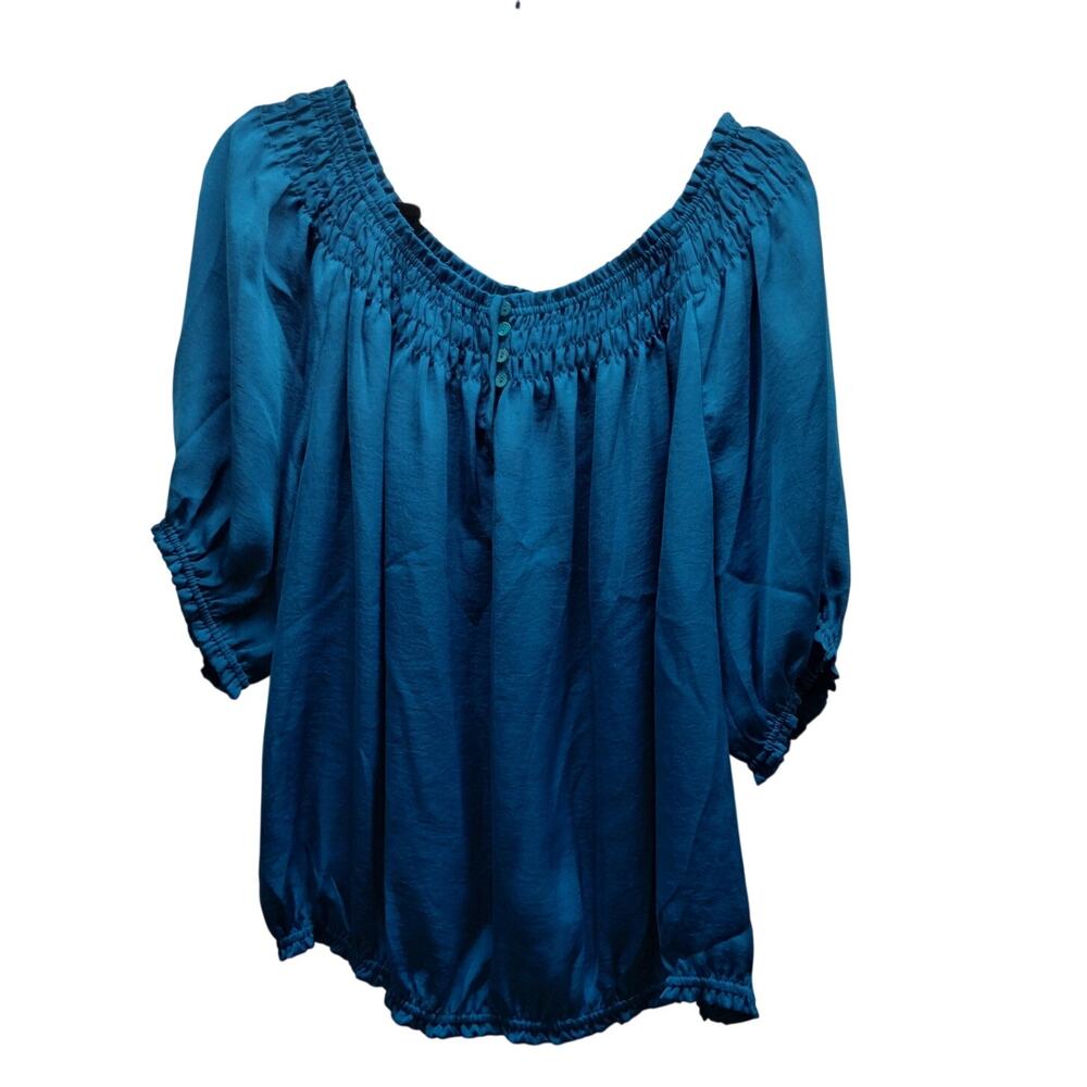 Violet & Claire NWT Size 1X Blue Puff Sleeve On-or-Off Shoulder Smocked Neck Top